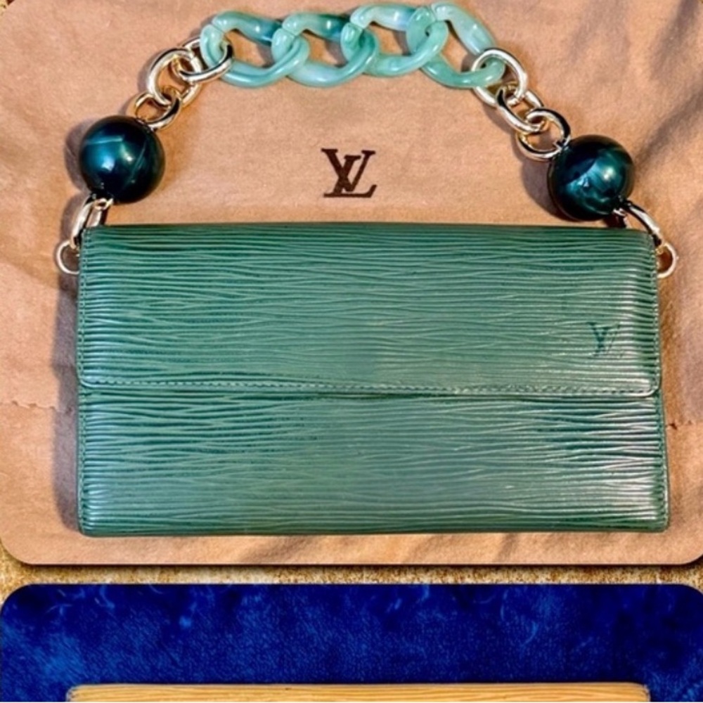 Louis Vuitton Epi Leather Wallet in Green